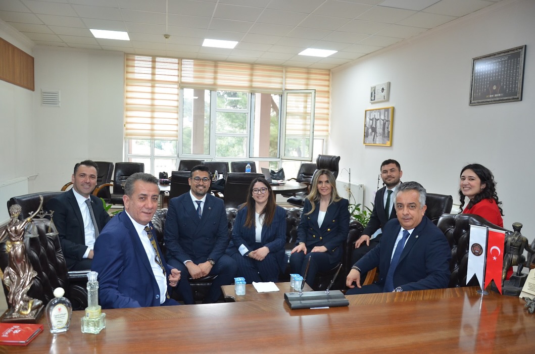 EFELER BELEDİYE BAŞKANI AV. ANIL YETİŞKİN, 5 NİSAN AVUKATLAR GÜNÜ NEDENİ İLE BARO
