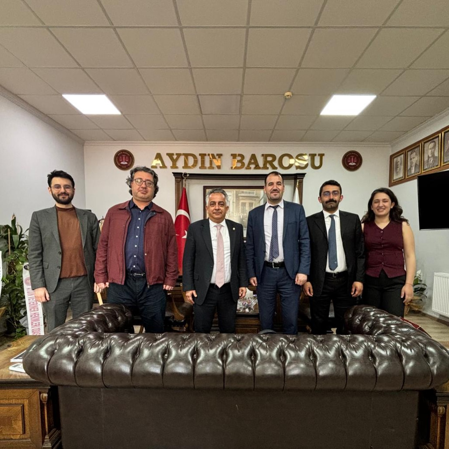TÜRKİYE KOMÜNİST PARTİSİ AYDIN İL YÖNETİCİSİ AV. BURAK ÖZDEMİR VE BERABERİNDEKİ