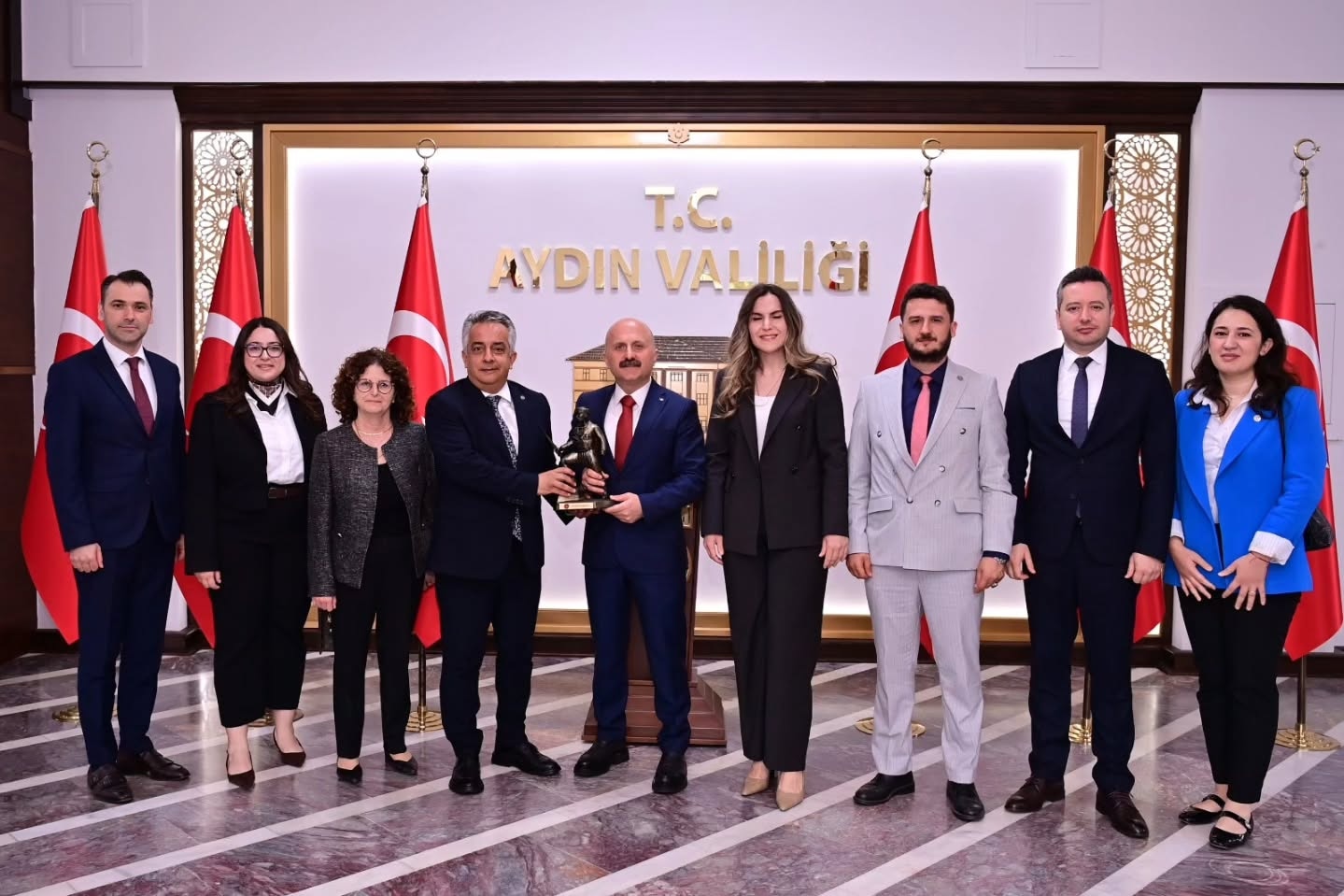 Baro Başkanımız Av. Utku Devrim Barış ARSLAN, Başkan Yardımcımız Av. Ayşe ÖĞÜNÇLÜ,