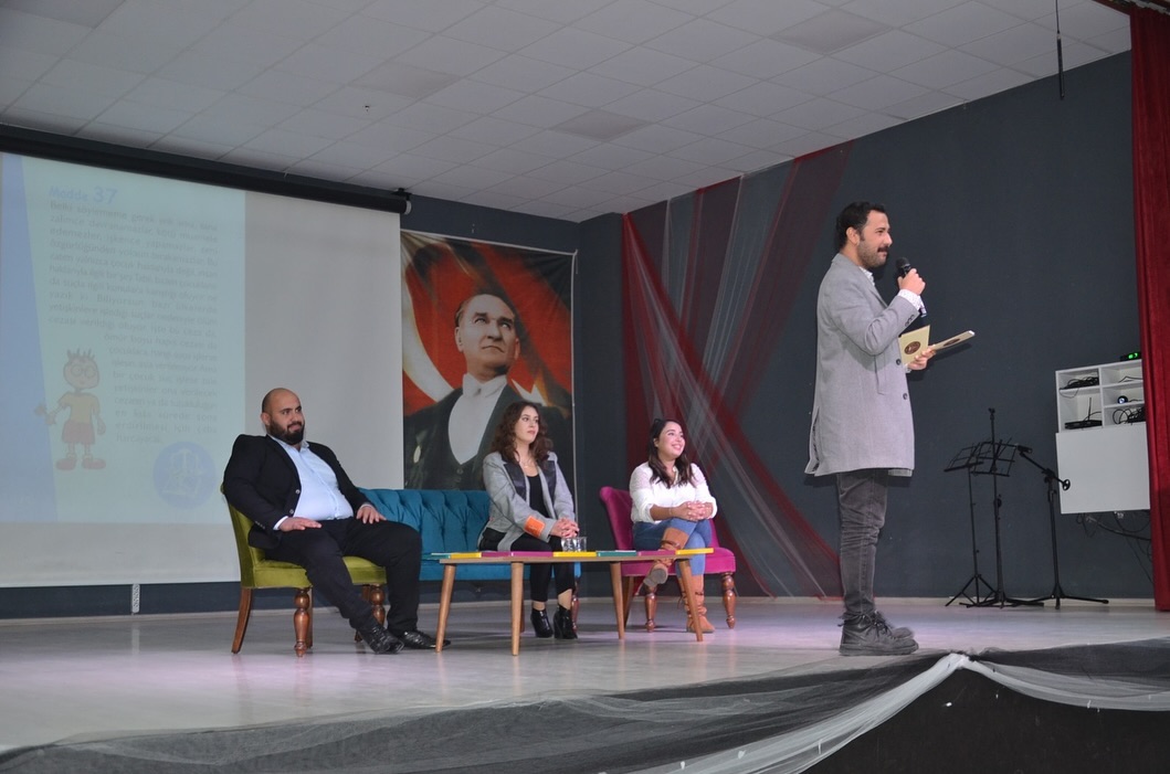 ÖZEL AYDIN BİL KOLEJİ’NİN EV SAHİPLİĞİNDE “20 KASIM DÜNYA ÇOCUK HAKLARI GÜNÜ”