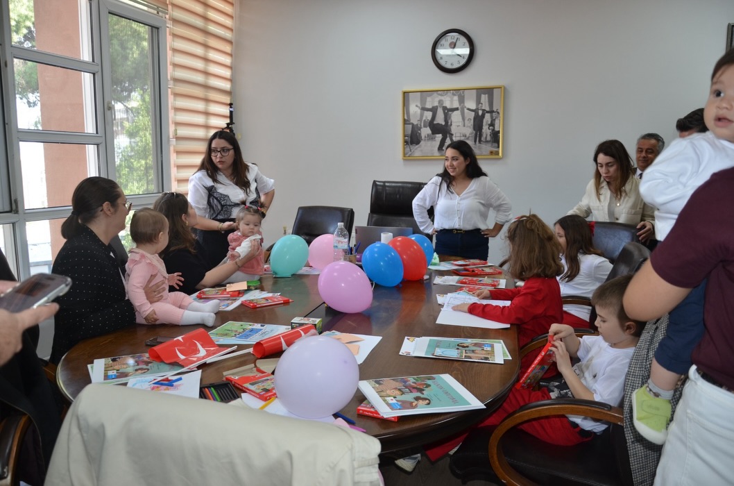 23 NİSAN ULUSAL EGEMENLİK VE ÇOCUK BAYRAMINI BAROMUZ ÇOCUK HAKLARI MERKEZİMİZ VE