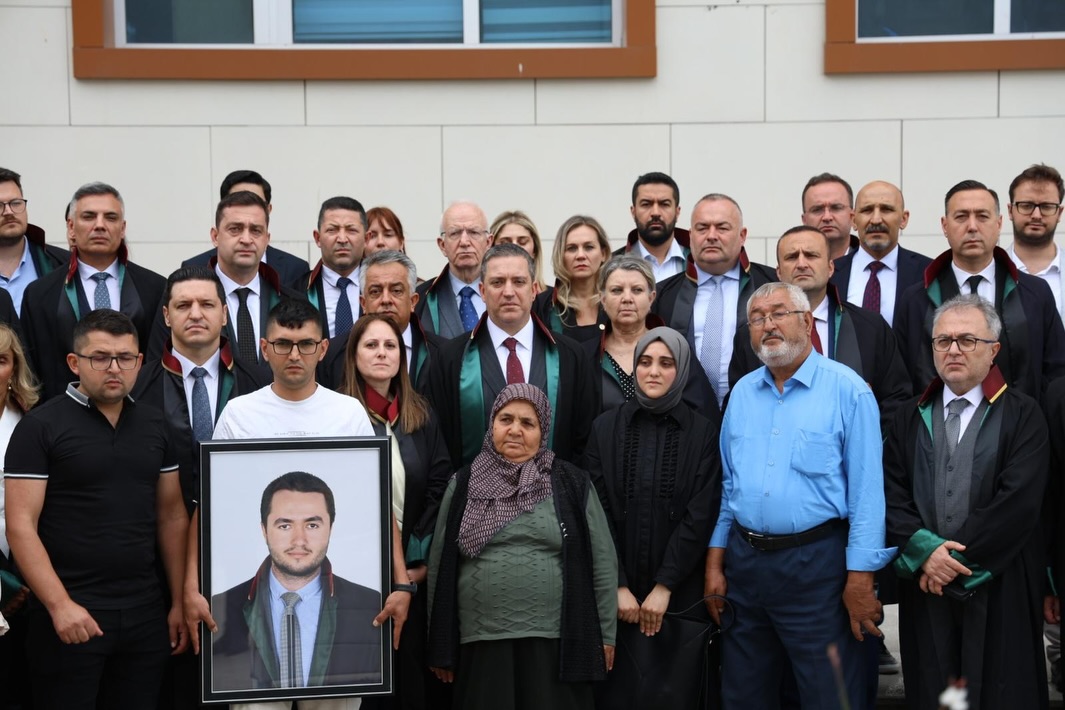 Baro Başkanımız Av.Utku Devrim Barış Arslan,görevi başında uğradığı silahlı saldırı
